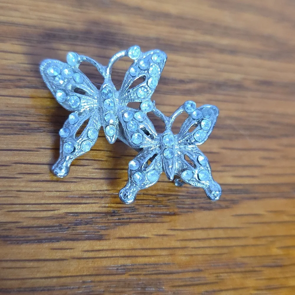 Bundle Of 5 Gold-Tone and Clear‎ Crystal Women's Clip-on Earrings & 3 Pins